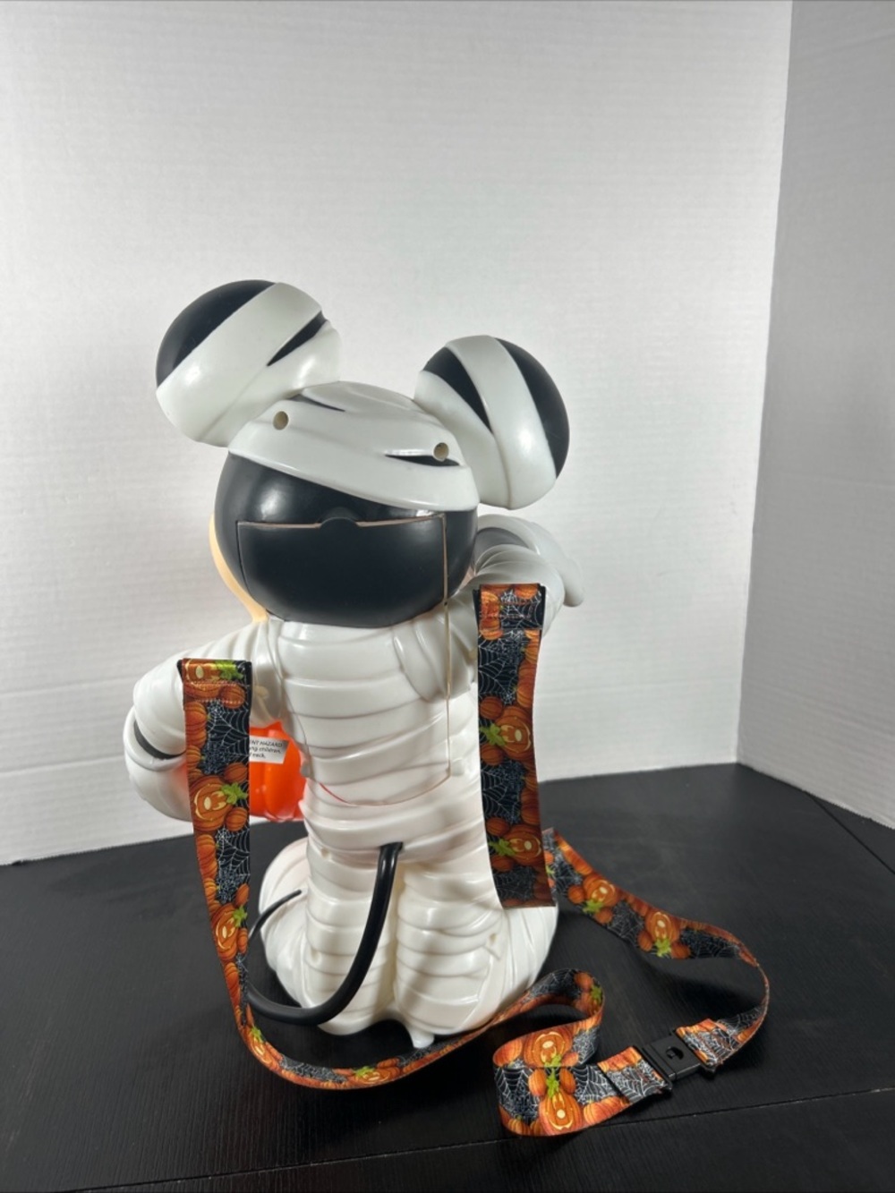 Disney Glow-in-the-Dark Mickey mummy popcorn bucket Disney parks - Picture 5 of 9